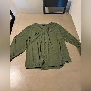 Torrid green button blouse